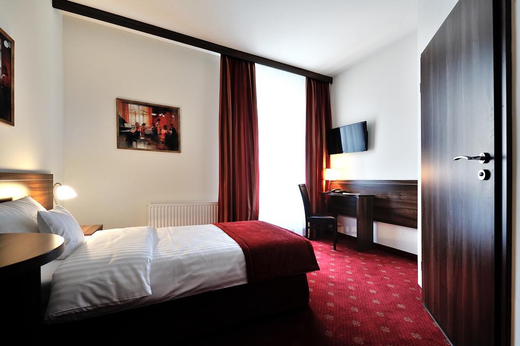 Hotel Centrum Сосновец Стая снимка