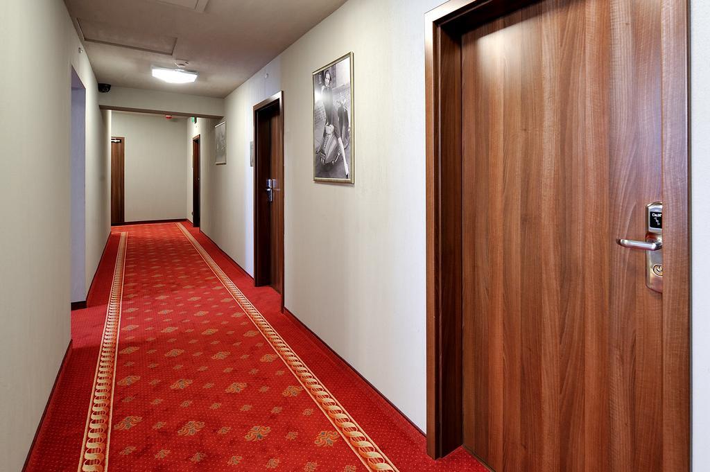 Hotel Centrum Сосновец Екстериор снимка