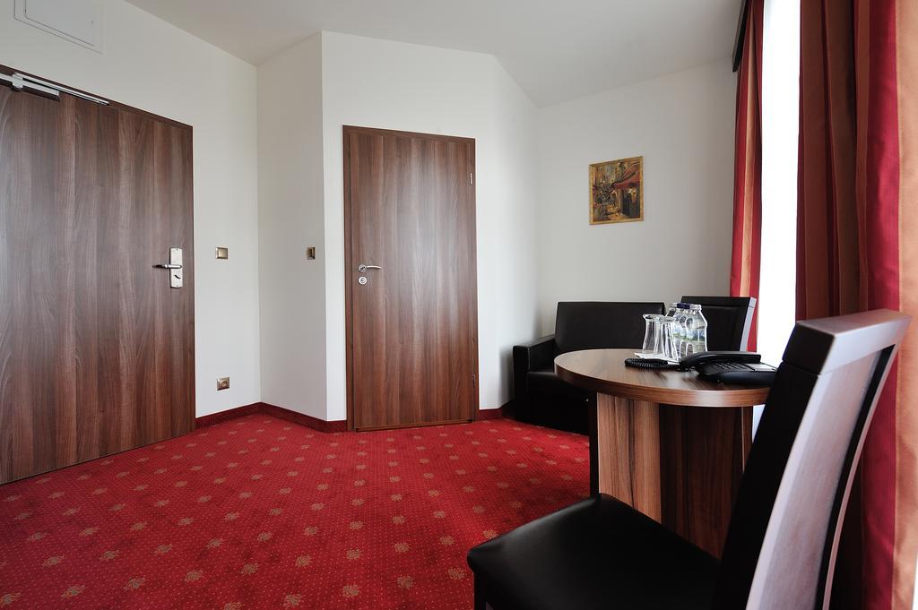 Hotel Centrum Сосновец Стая снимка