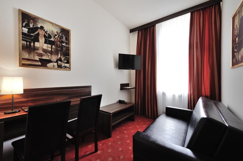 Hotel Centrum Сосновец Стая снимка
