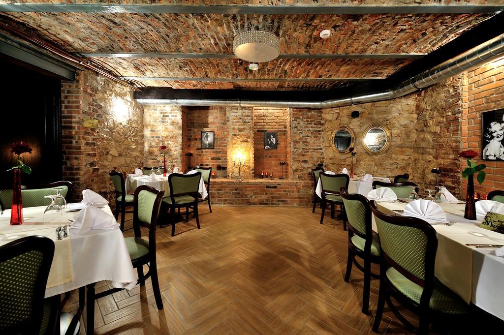 Hotel Centrum Сосновец Екстериор снимка