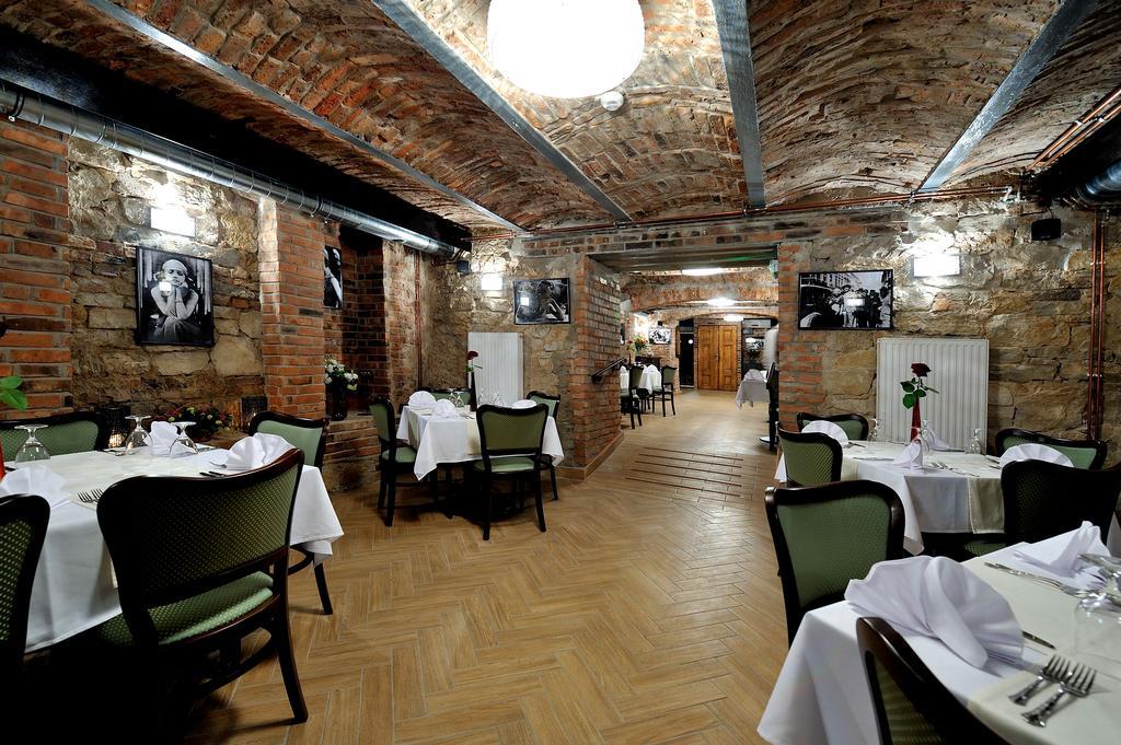 Hotel Centrum Сосновец Екстериор снимка